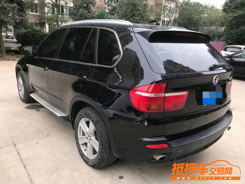 青岛09年宝马X58