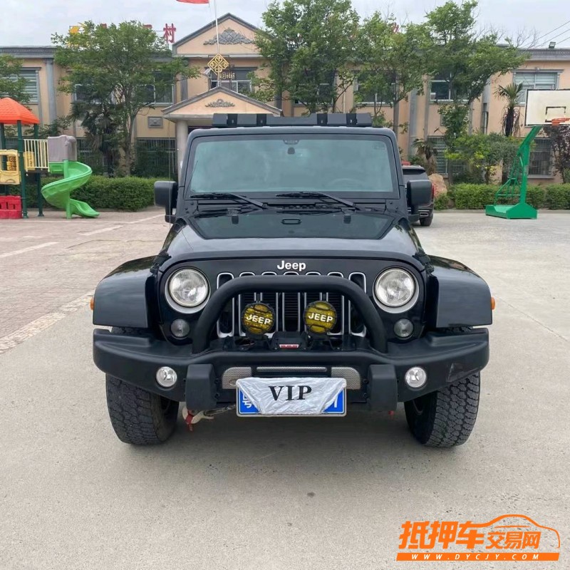新鄉18年Jeep牧馬人1