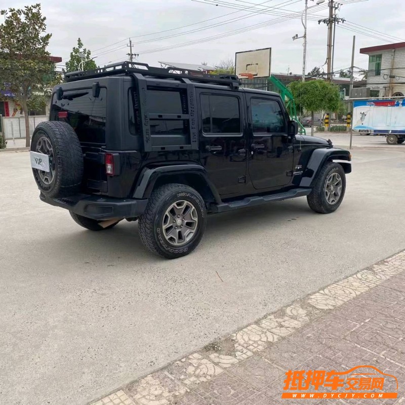 新鄉18年Jeep牧馬人9