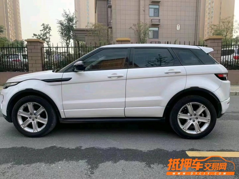 鄂爾多斯15年路虎極光3