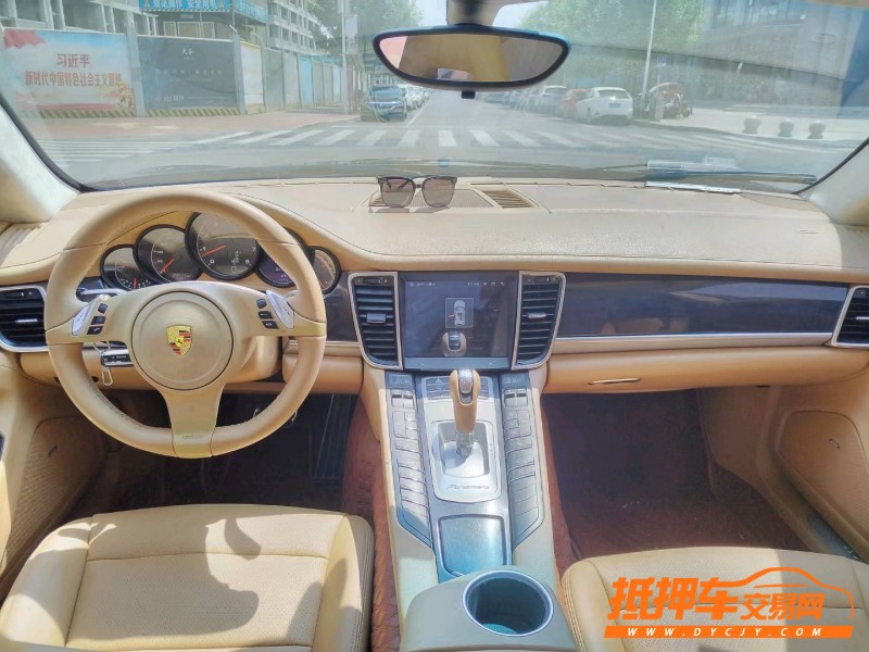 安陽11年保時捷帕拉梅拉1