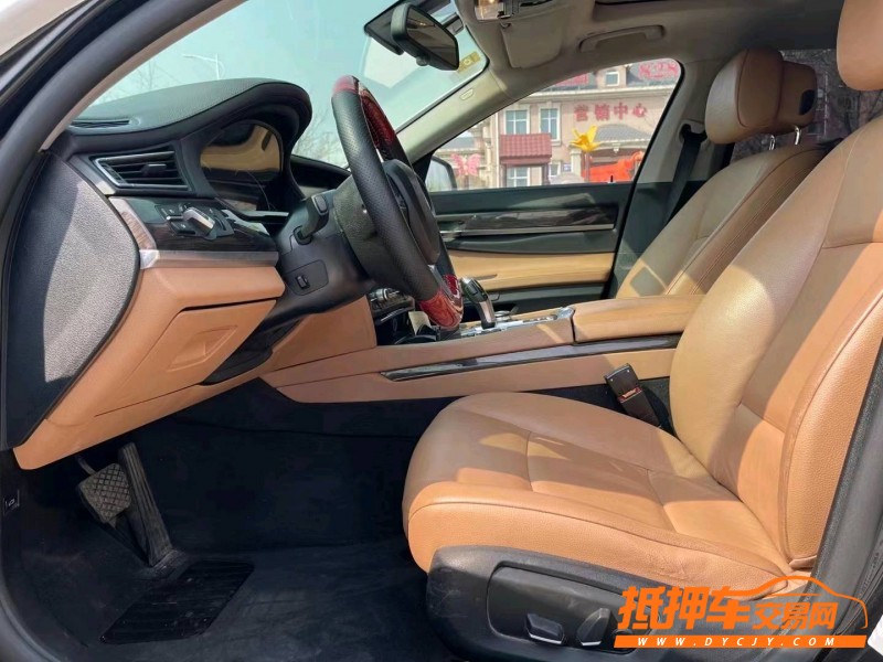 青岛13年宝马7系4
