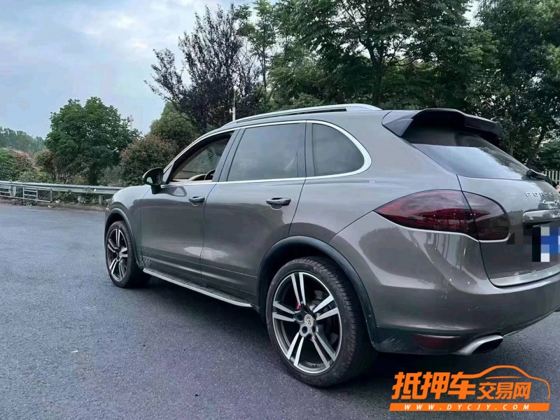 金華13年保時捷卡宴4