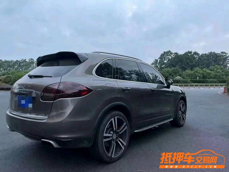 金華13年保時捷卡宴7