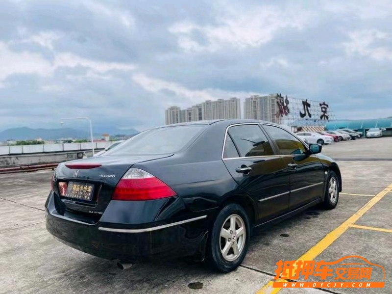 东莞07年本田雅阁7