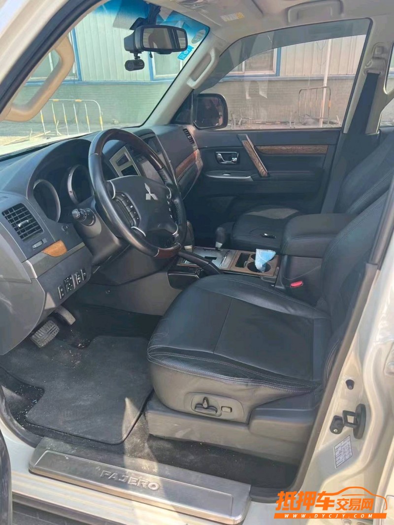 徐州19年三菱帕杰罗4