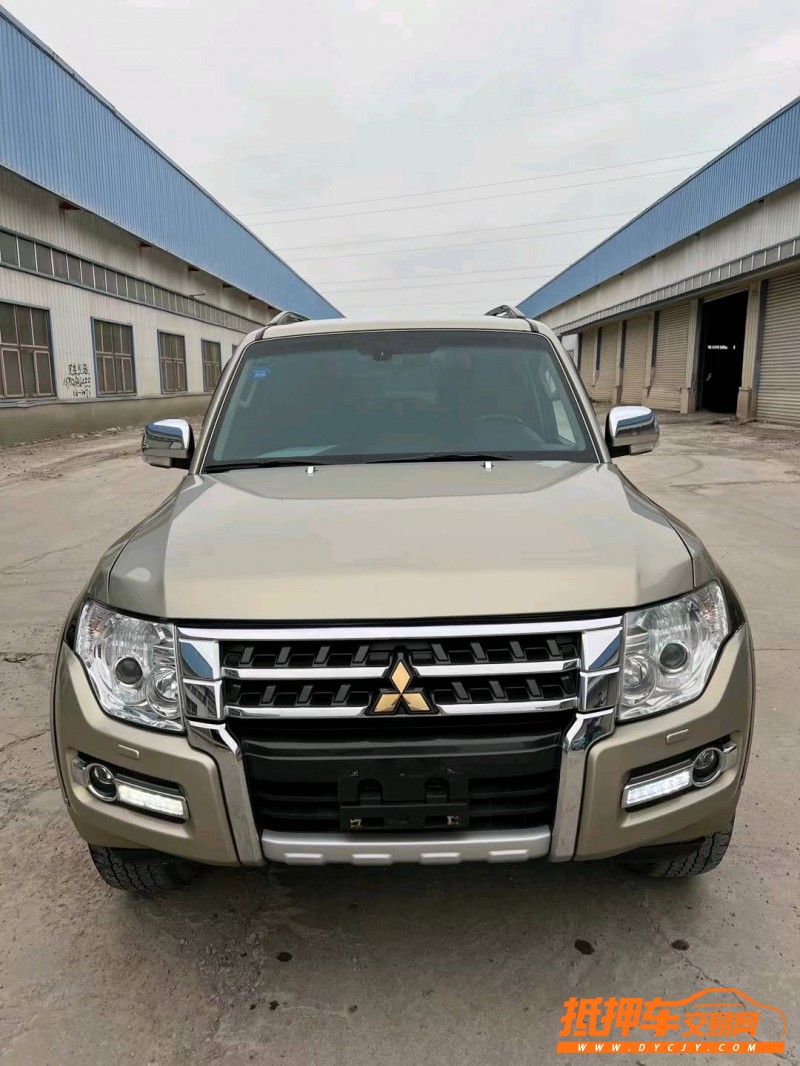 徐州17年三菱帕杰罗8