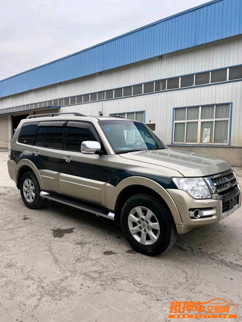 徐州17年三菱帕杰罗6