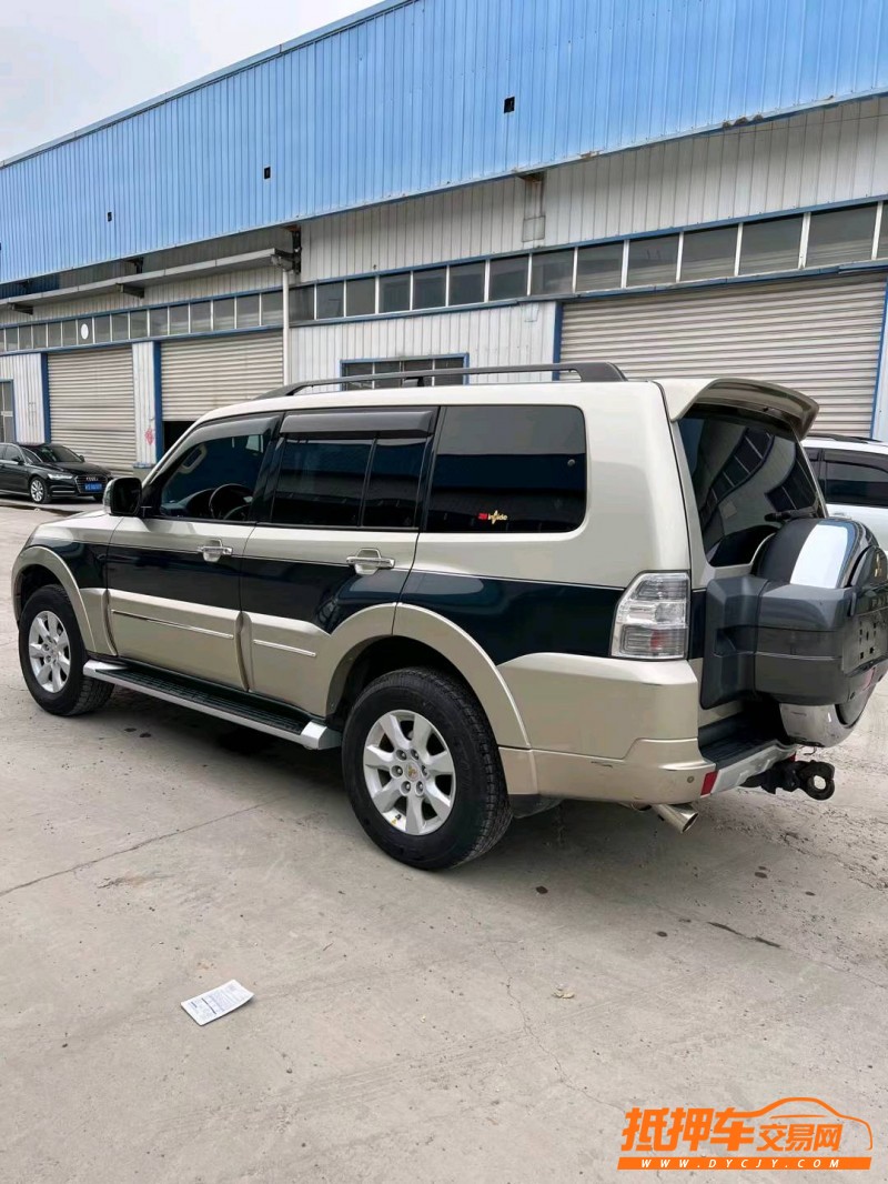 徐州17年三菱帕杰罗1