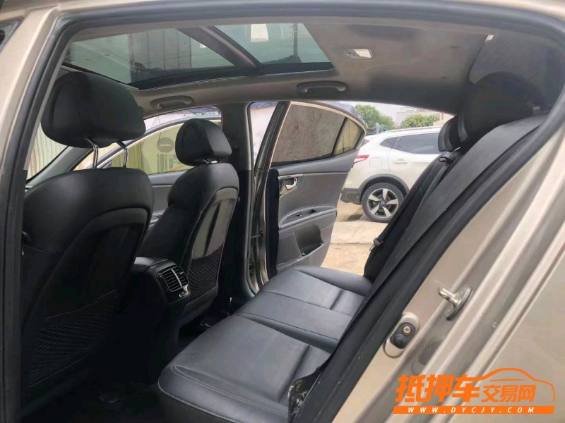 防城港17年起亞K47