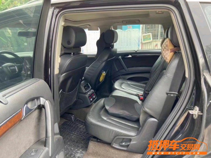 欽州10年奧迪Q75