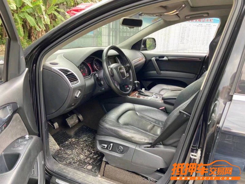 欽州10年奧迪Q78