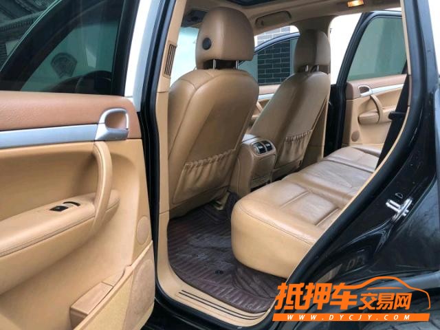 唐山10年保時捷卡宴1