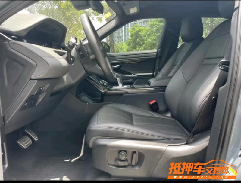 濟寧20年路虎極光2