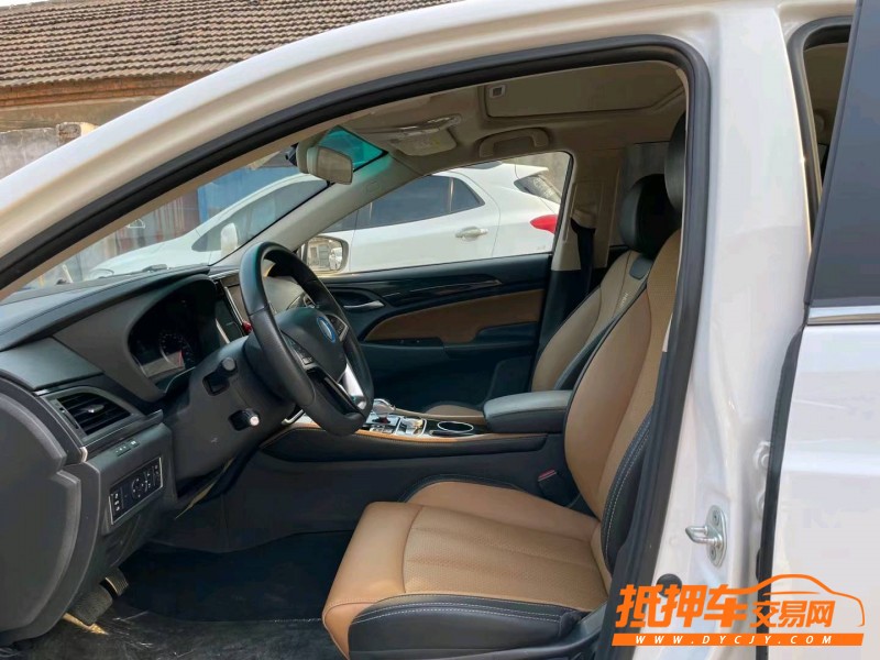 泰安18年比亞迪秦5