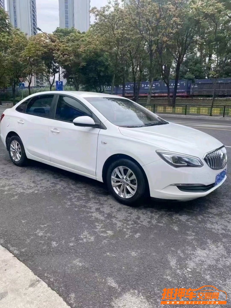 北京17年别克英朗2