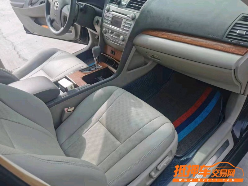 北京11年丰田凯美瑞8