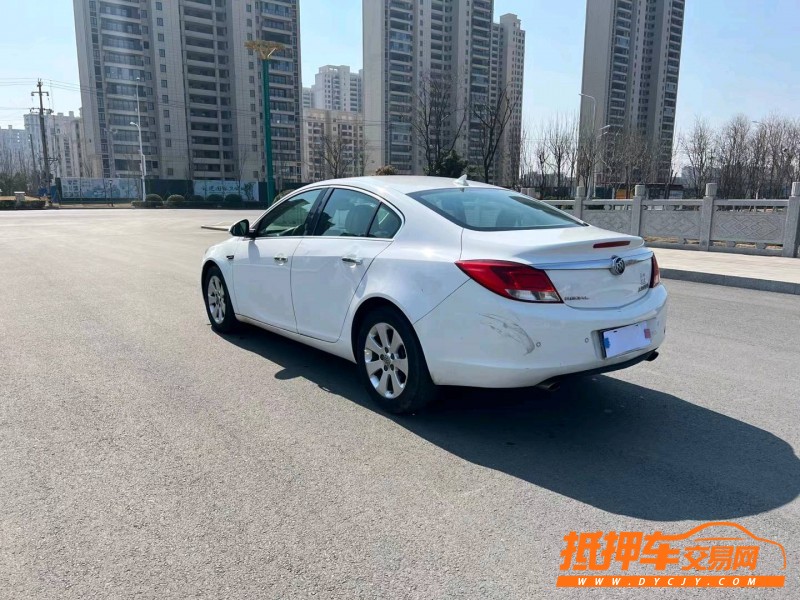 徐州12年别克君威5