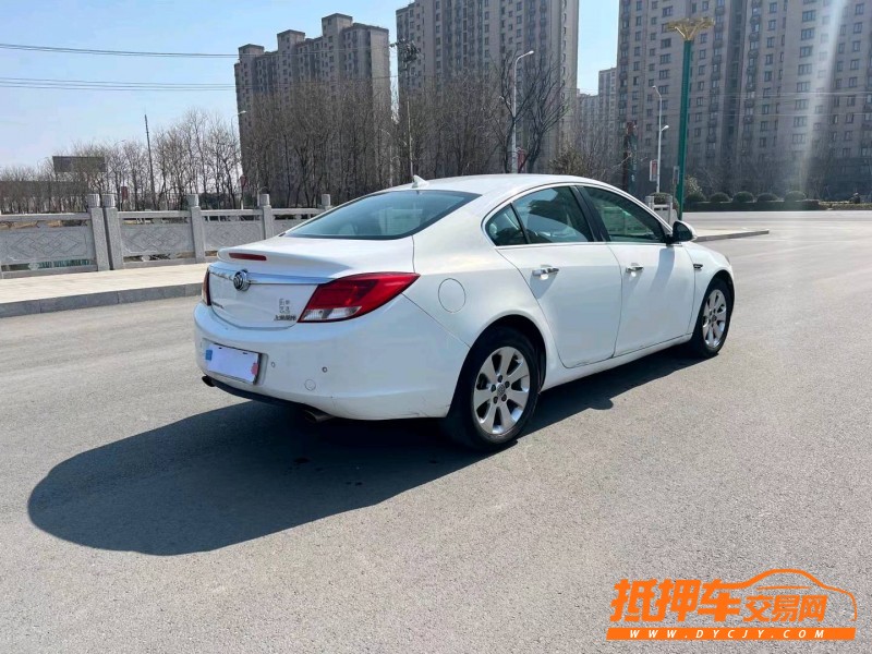 徐州12年别克君威8