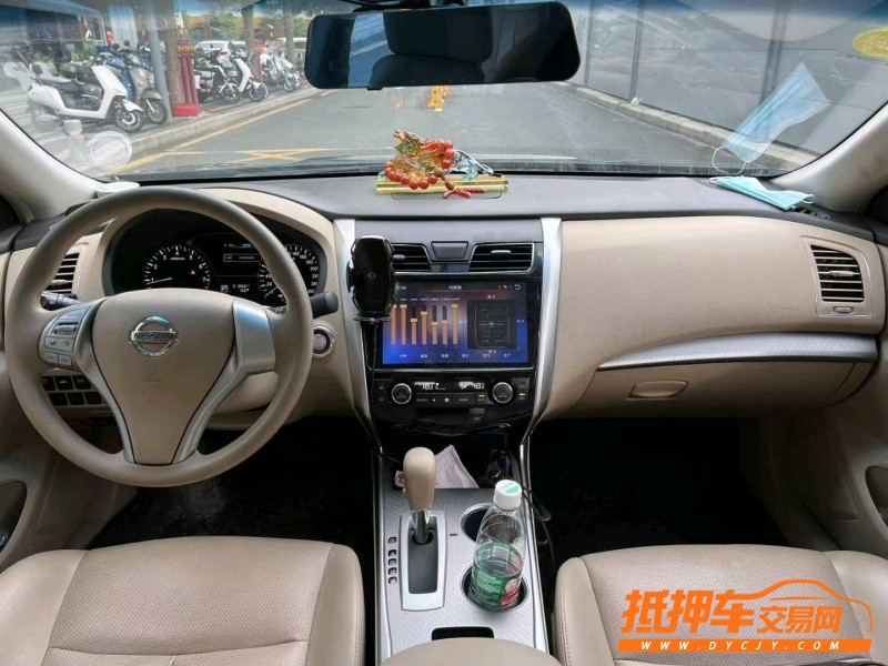 防城港19年日產天籟5