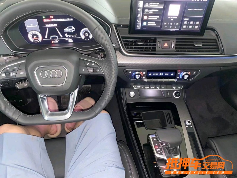 廈門22年奧迪Q57