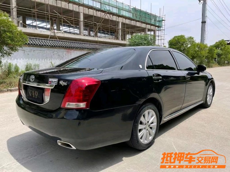 盐城11年丰田皇冠1