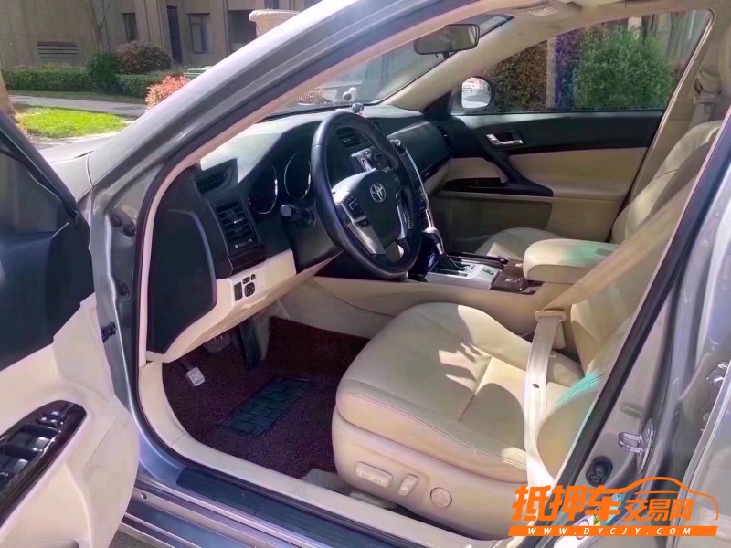 潍坊11年丰田锐志2