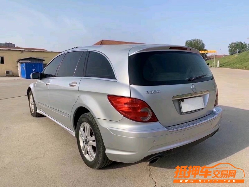 青岛09年奔驰R4