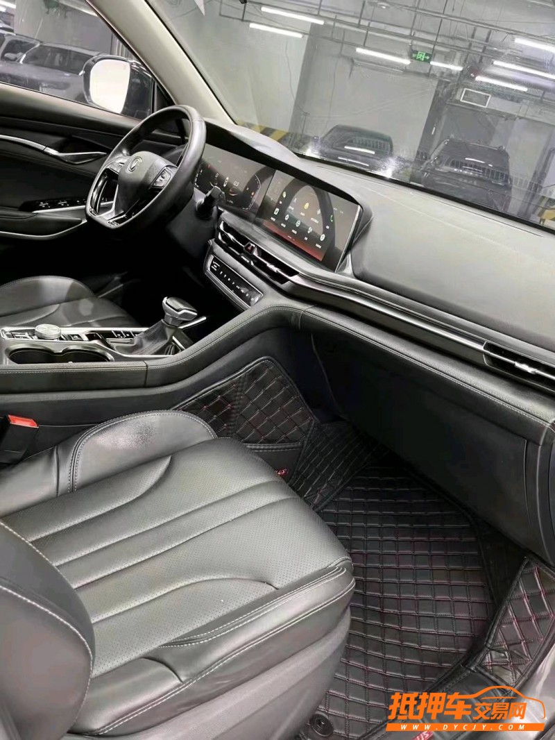 成都20年長安汽車CS758