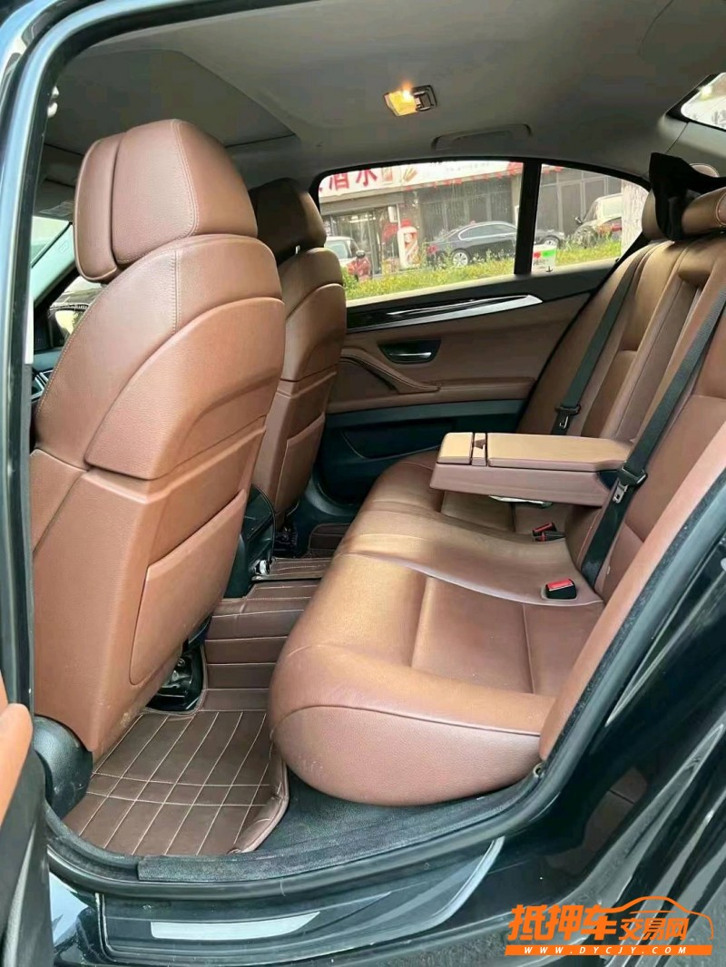 济宁11年宝马5系7