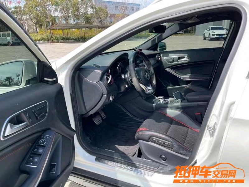 盐城16年奔驰GLA6