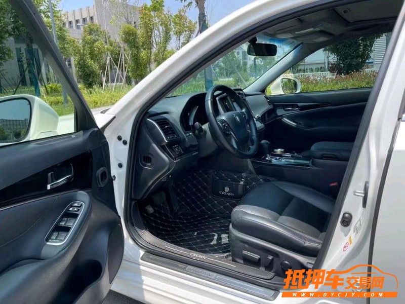 盐城16年丰田皇冠6