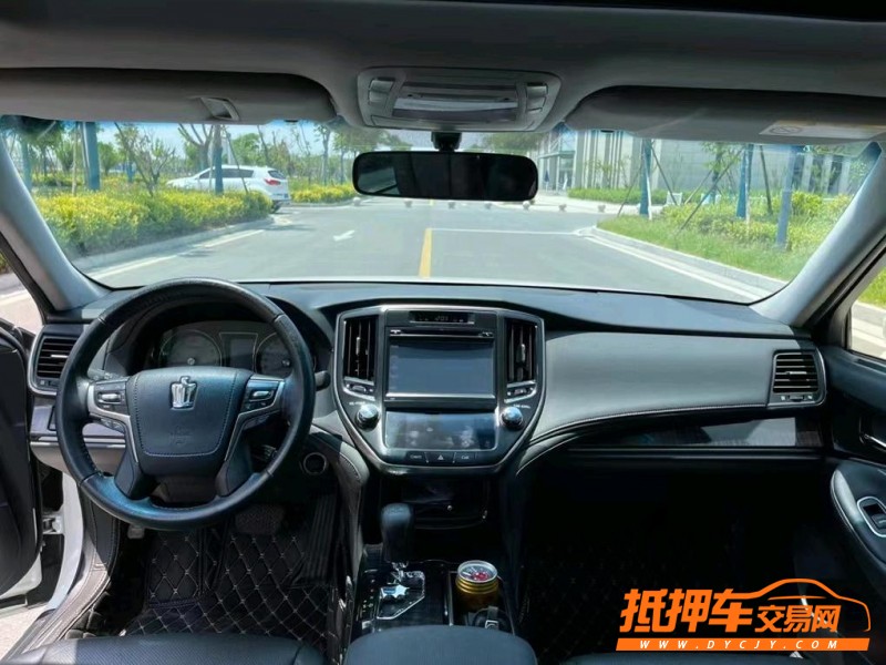 盐城16年丰田皇冠3