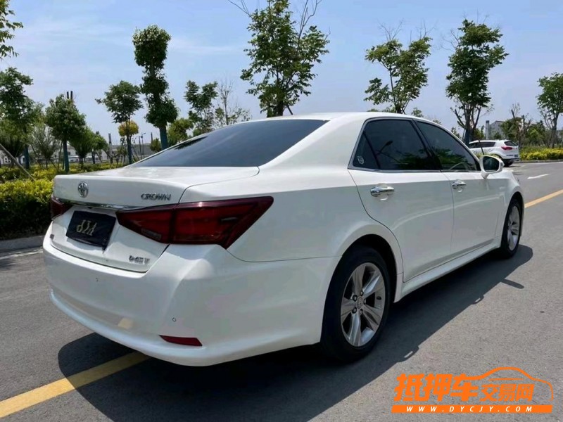 盐城16年丰田皇冠2