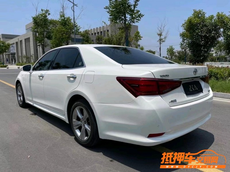 盐城16年丰田皇冠1