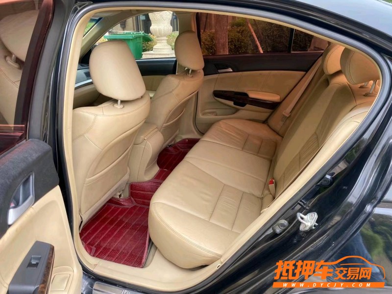 青岛10年本田雅阁6