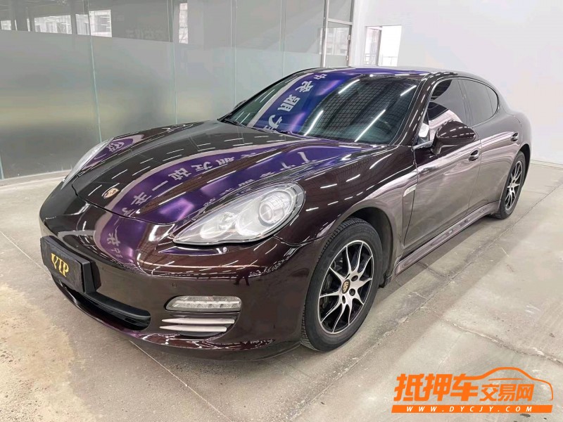 濟寧12年保時捷帕拉梅拉3