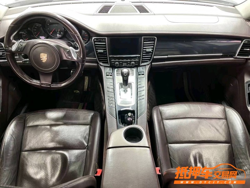 濟寧12年保時捷帕拉梅拉5