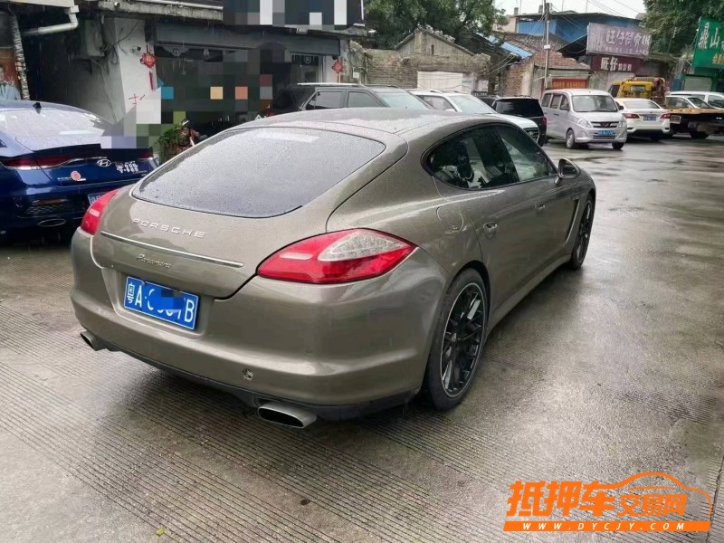 中山11年保时捷帕拉梅拉7