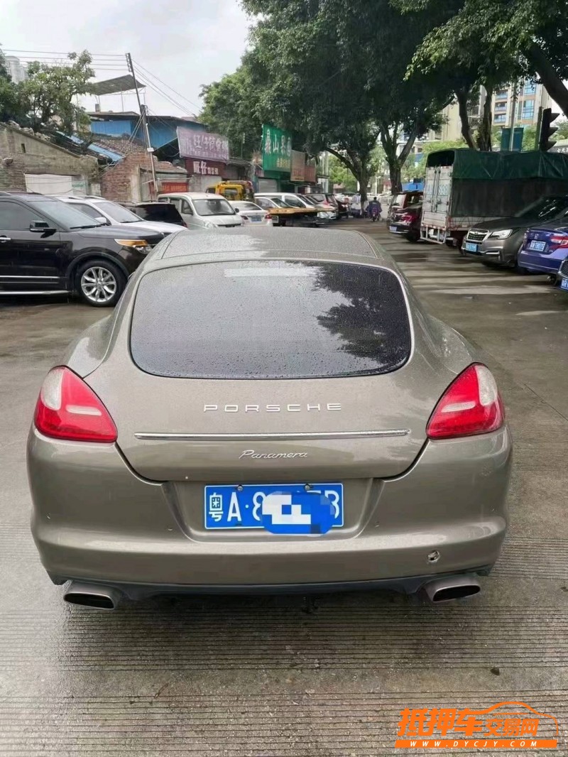 中山11年保时捷帕拉梅拉9