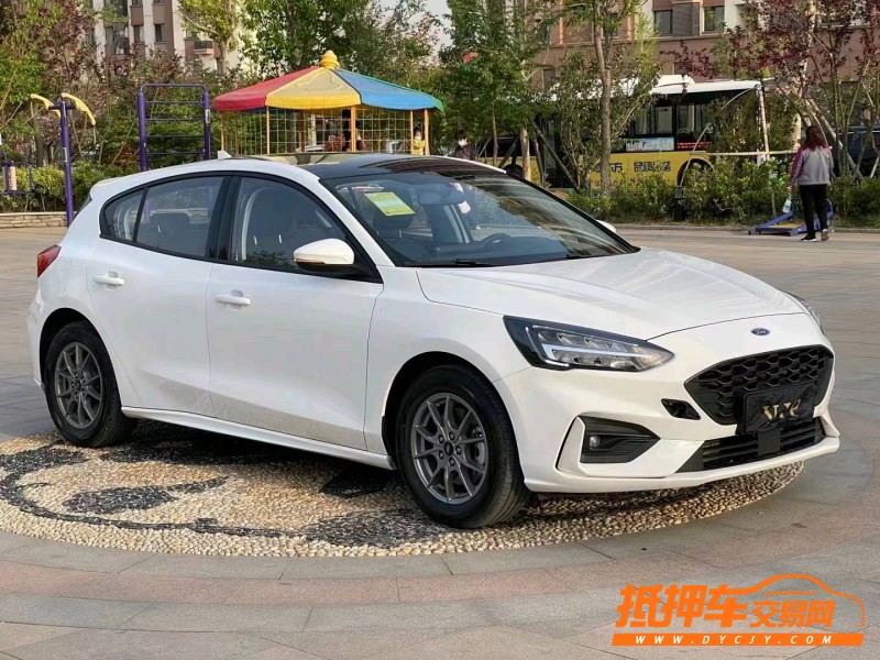 青岛21年福特福克斯3