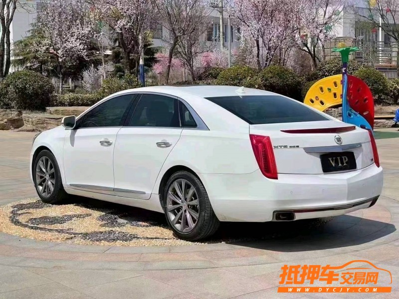青島13年凱迪拉克XTS7