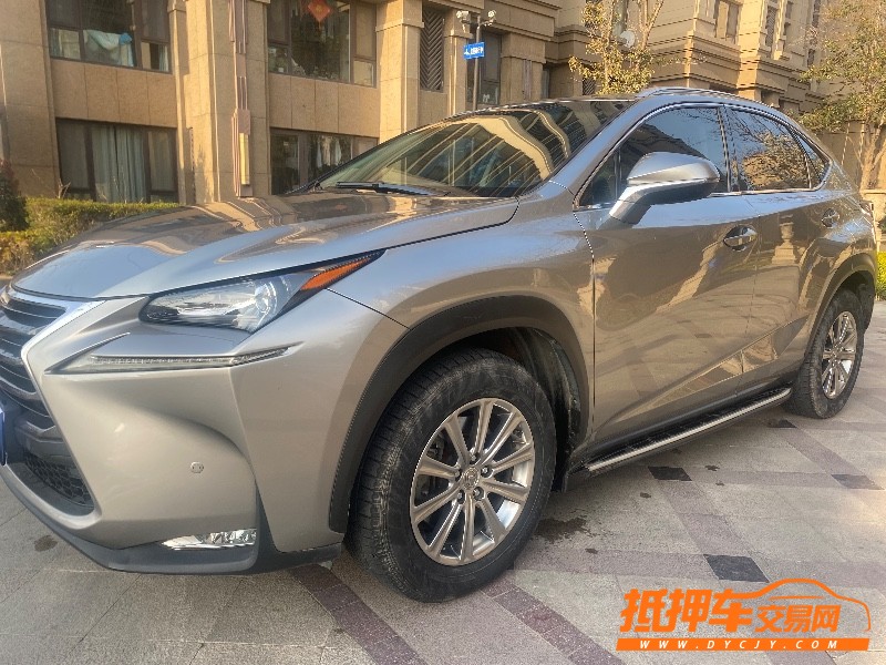 青岛16年雷克萨斯NX4