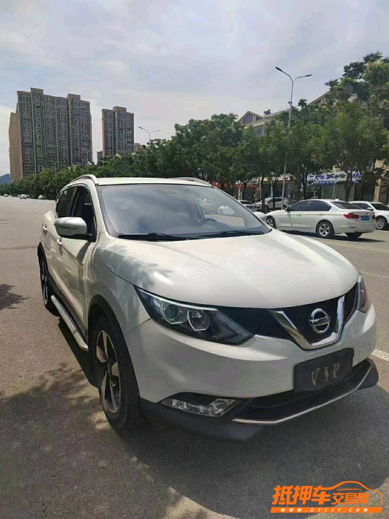 黔西南18年日產逍客1