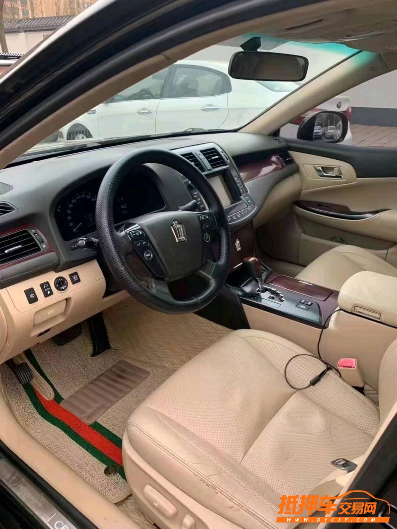 徐州11年丰田皇冠2