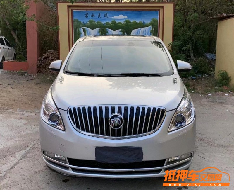 青岛12年别克GL86