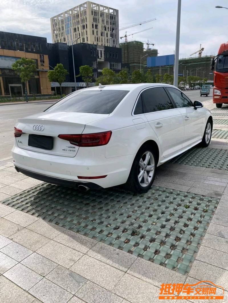 徐州17年奥迪A4L4