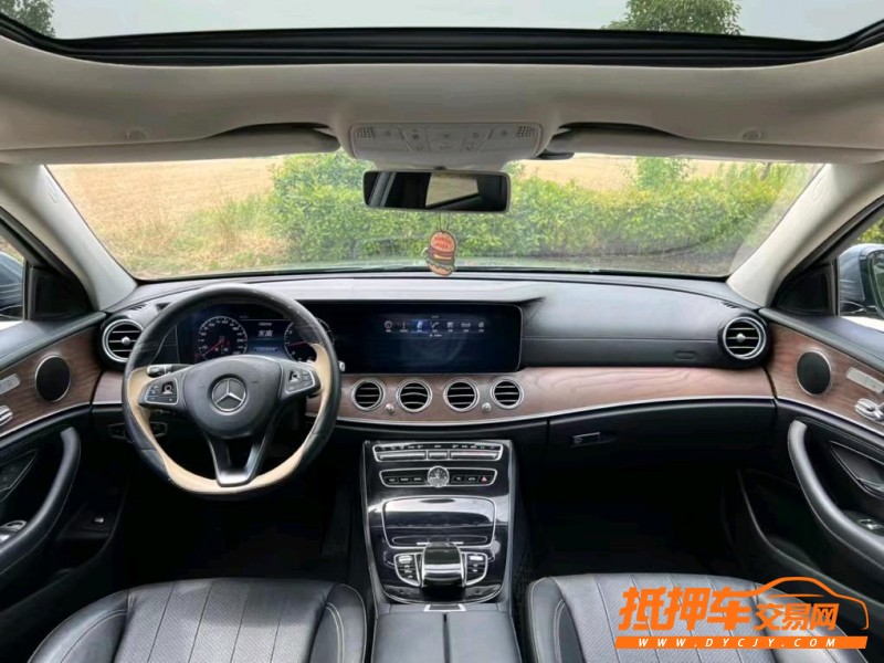 盐城17年奔驰E8