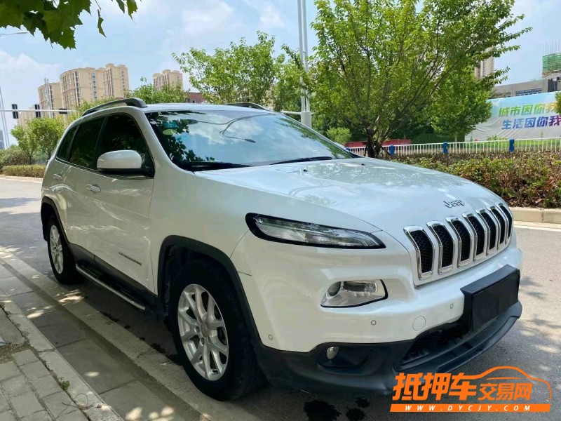 銅陵17年Jeep自由光5