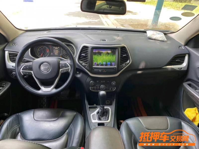銅陵17年Jeep自由光6